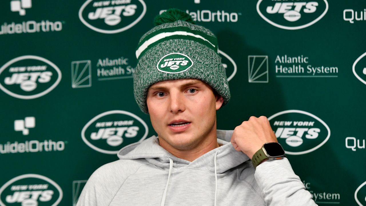 Jets trade quarterback Zach Wilson to the Broncos